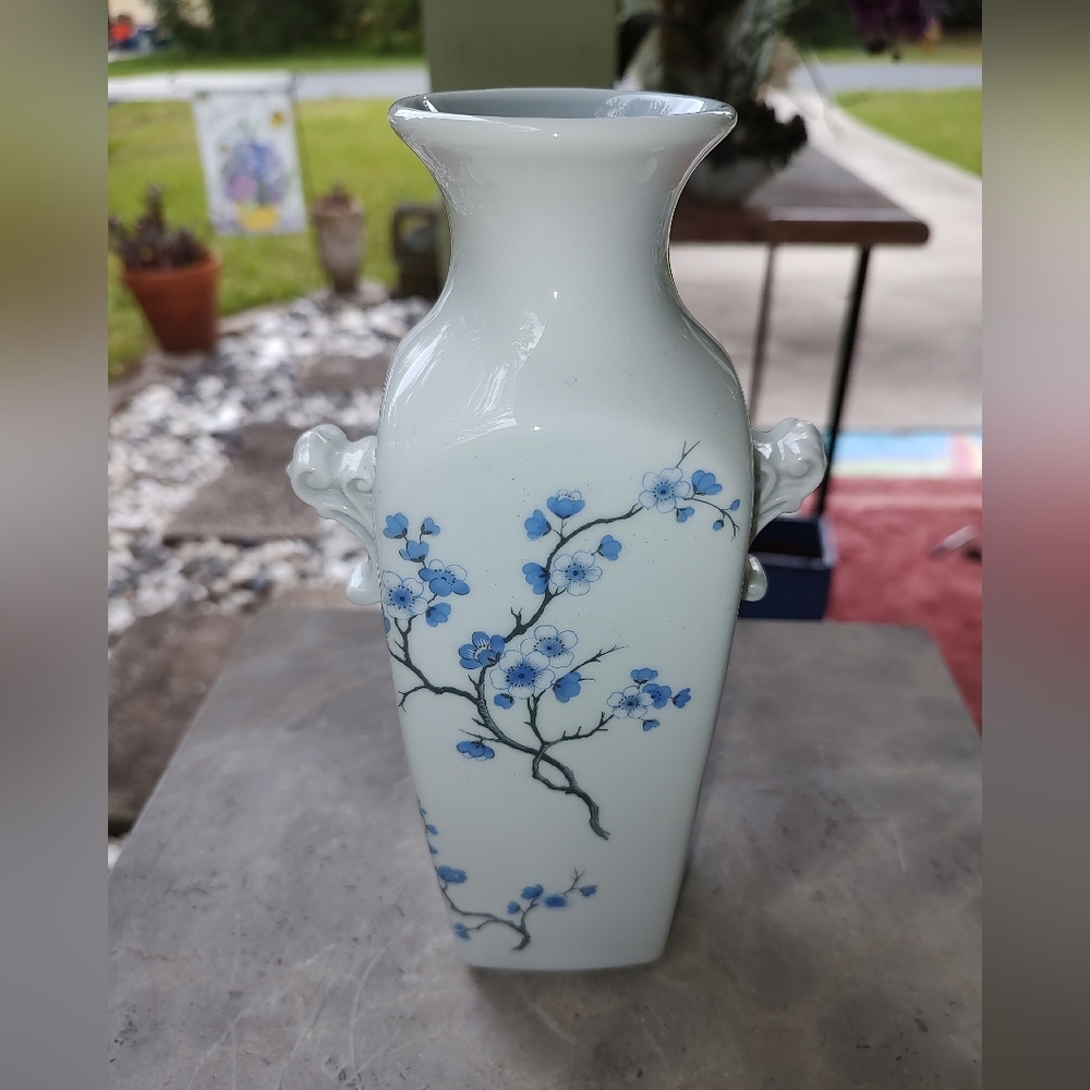 Limoges France flower vase